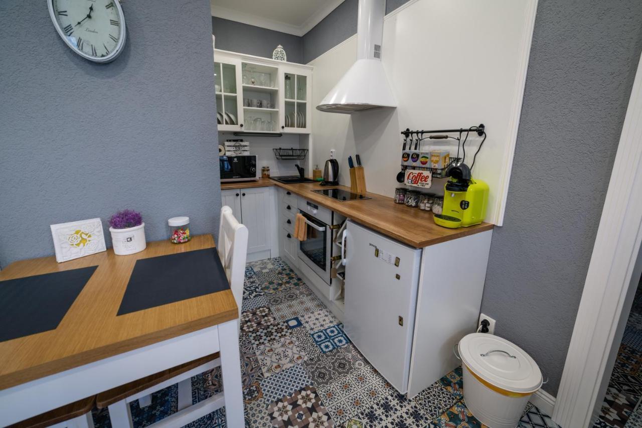 Apartman Sv. Urban บราติสลาวา ภายนอก รูปภาพ