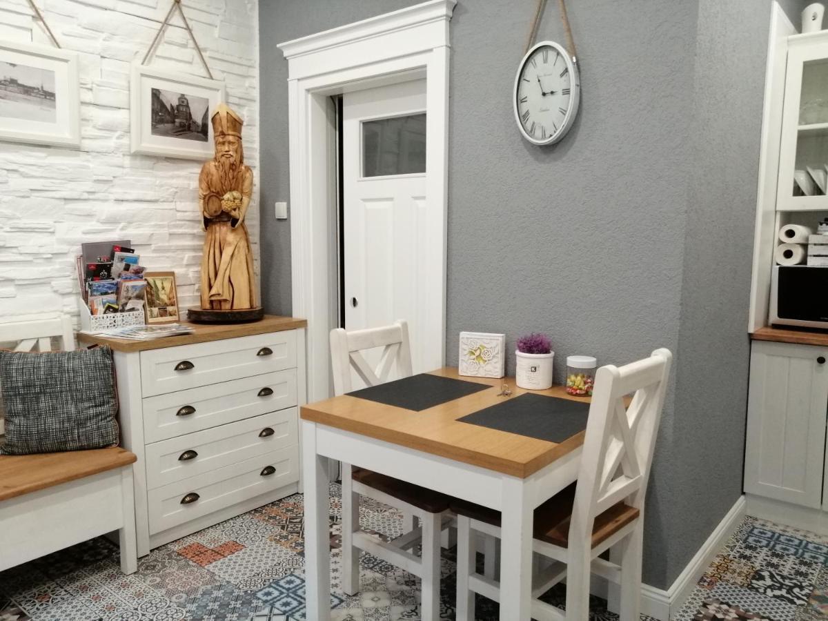 Apartman Sv. Urban บราติสลาวา ภายนอก รูปภาพ